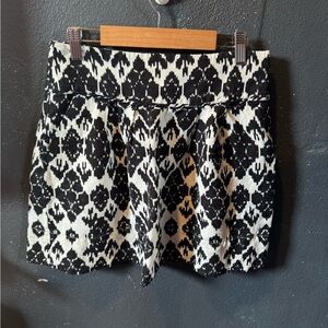 Women’s Loft Black and White Patterned Women's Skirt